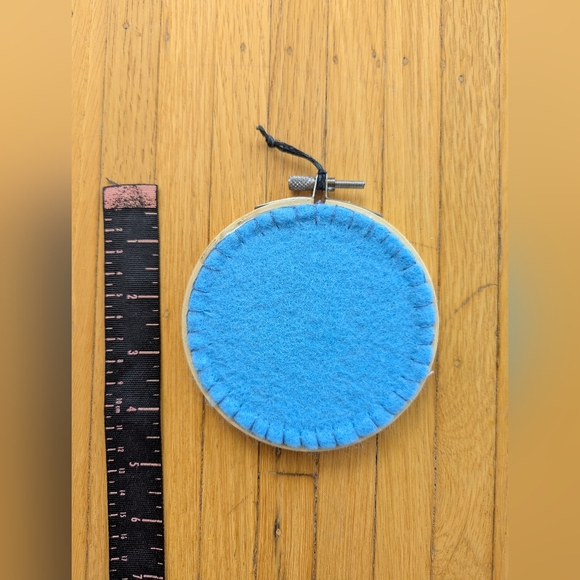 Hand Stitched Pumpkin 4" Embroidery Hoop - Picture 3 of 3